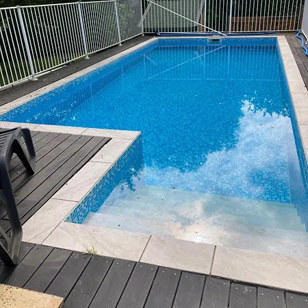 Graffeuil بيت للعطل