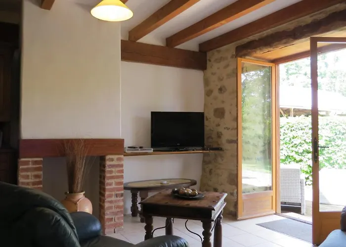 Graffeuil Nyaraló *